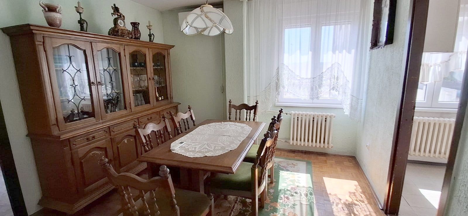 Trosoban stan u Bloku 72, blizu Savskog keja